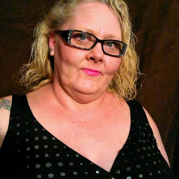 Meet your Posher, Chelle - Picture 1 of 1